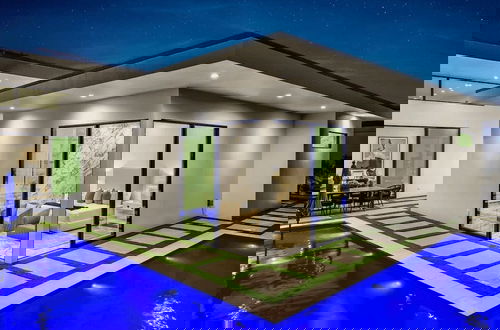 Foto 30 - Exclusive Stay w/ Pool, Hot Tub, Putting Green, Fire Pit Bravo by Avantstay