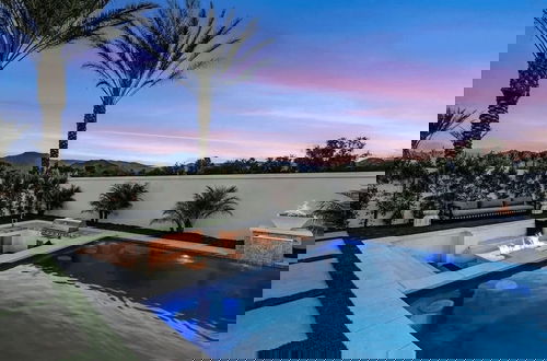 Foto 37 - Exclusive Stay w/ Pool, Hot Tub, Putting Green, Fire Pit Bravo by Avantstay