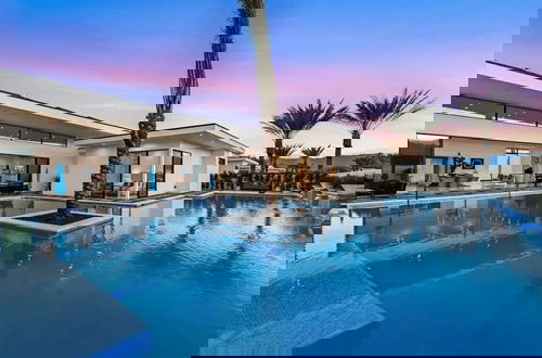 Foto 40 - Exclusive Stay w/ Pool, Hot Tub, Putting Green, Fire Pit Bravo by Avantstay