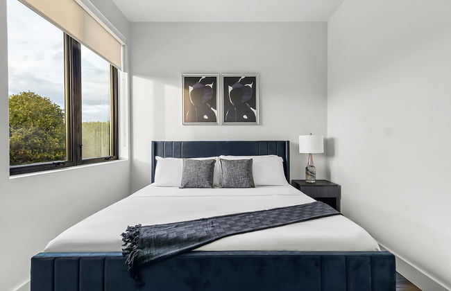 Upstay! New Renos Spacious Apartment Near Soco - Photo 19