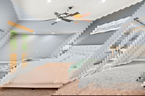 Foto 52 - Luxury Villa w Pool Garden Outdoor Lounge
