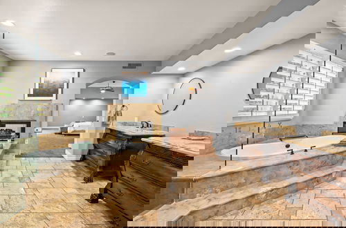 Foto 58 - Luxury Villa w Pool Garden Outdoor Lounge