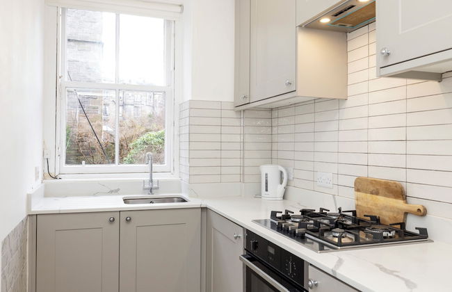Spacious 2-Bedroom Ground Floor Flat - Foto 16