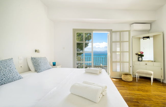Salt Stone Beach Front Retreat by Estia - Foto 3