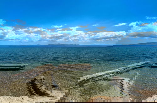 Foto 7 - Salt Stone Beach Front Retreat by Estia