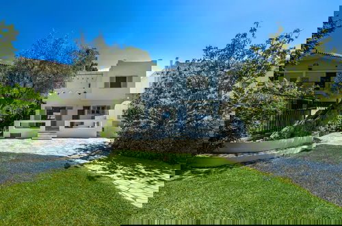 Foto 35 - Salt Stone Beach Front Retreat by Estia