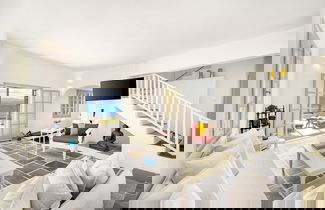 Foto 2 - Salt Stone Beach Front Retreat by Estia