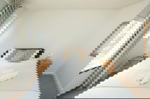 Foto 1 - NEW Sleek 2BD Flat Oxford Street-Soho