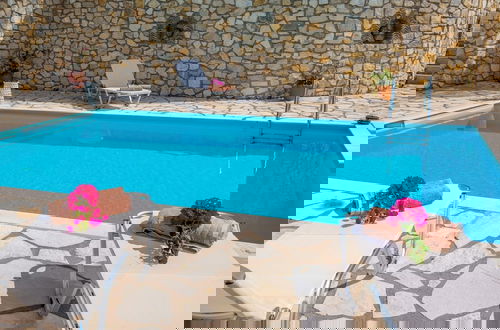 Foto 4 - Dive Into Summer - Kirki s Cozy Pool Gem on Paxoi