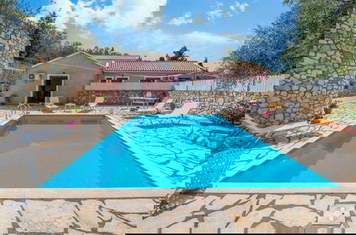 Foto 6 - Dive Into Summer - Kirki s Cozy Pool Gem on Paxoi