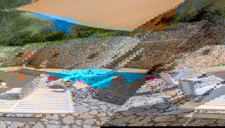 Foto 1 - Dive Into Summer - Kirki s Cozy Pool Gem on Paxoi