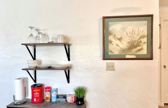 Updated Studio With Laundry Full Kitchen 36B - Foto 10