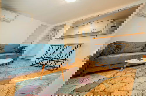 Photo 7 - VP Apartment - A Forest Retreat in the Heart of the City!