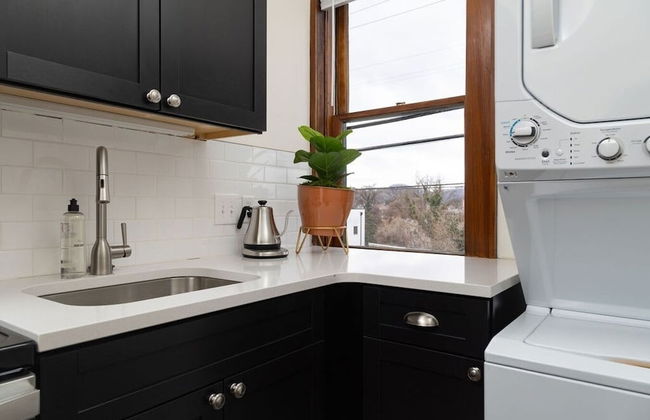 Luxury Multi-unit Historic Building Near Downtown - Photo 19