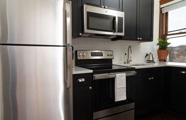 Luxury Multi-unit Historic Building Near Downtown - Photo 4
