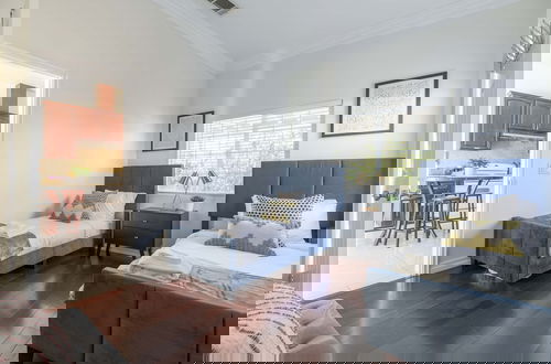 Photo 16 - Elegant Retreat Modern Comforts, Prime Location