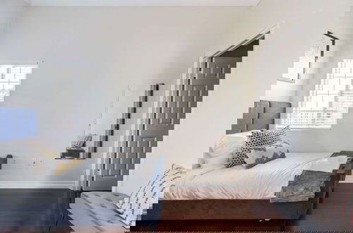 Photo 8 - Elegant Retreat Modern Comforts, Prime Location