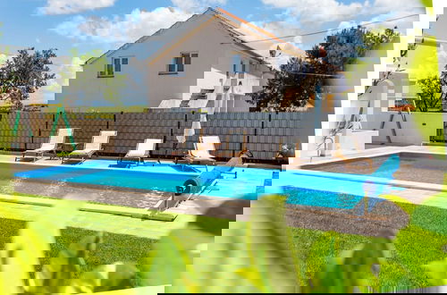 Foto 30 - Serene Escape Near Zadar With Private Pool & Charming Outdoor Oasis