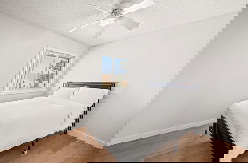 Foto 40 - Spacious Family Retreat w Garden Modern Comfort
