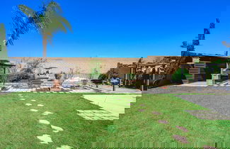Photo 1 - Spacious Family Retreat w Garden Modern Comfort