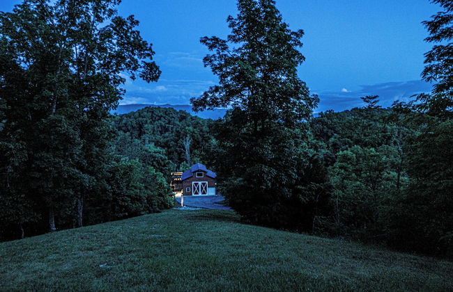 The Barn - Photo 18