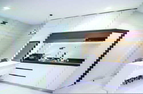 Foto 12 - Heroes Luxury Apartments and Suites