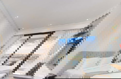 Photo 4 - LUX The JLT Gold Crest Studio