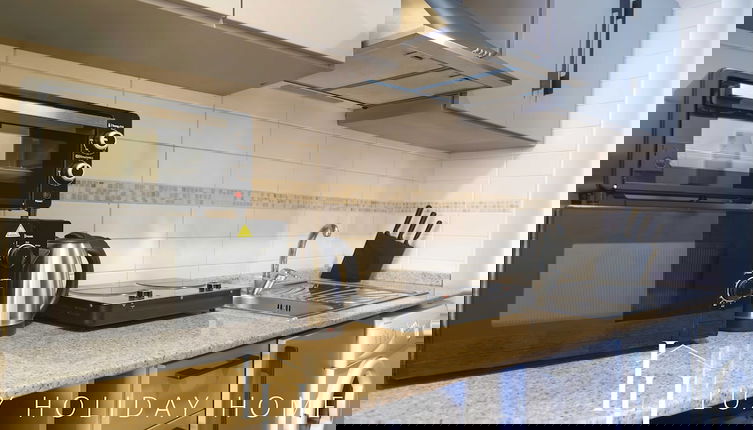 Photo 1 - LUX The JLT Gold Crest Studio