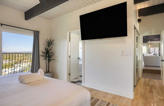 Panoramic Views, Private Pool, Patio Lounge w/ Firepit Royal Palm by Avantstay - Photo 12
