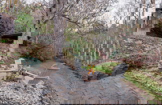 Foto 2 - Artful Craftsman Hot Tub, Firepit, and Pond Gatlinburg + National Parks