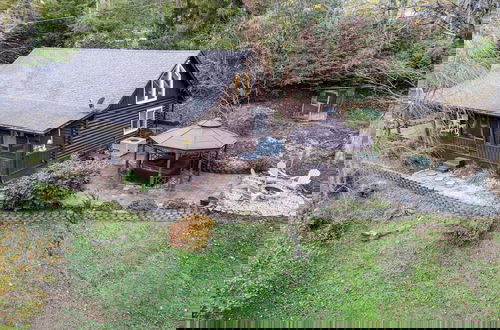 Foto 50 - Artful Craftsman Hot Tub, Firepit, and Pond Gatlinburg + National Parks