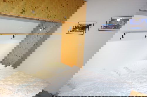 Foto 5 - Hilltop Apartment With Views