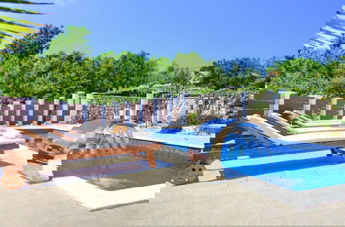 Photo 35 - Tranquil Getaway Polje Villa With Pool