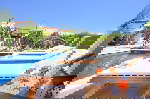 Photo 31 - Tranquil Getaway Polje Villa With Pool