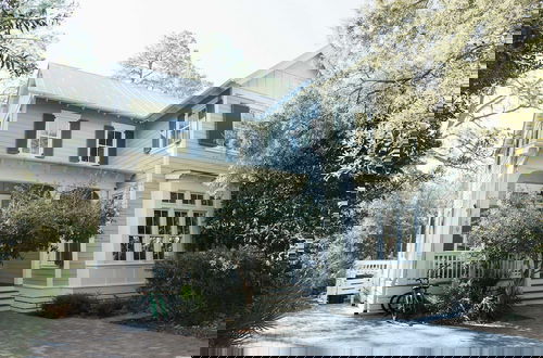 Foto 1 - Walk to Beach, 2 Shared Pools, Enclosed Porch, Bikes 30A Hideaway by Avantstay