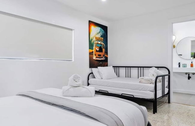 Sleek Modern Miami Getaway With Pool Oasis - Photo 4
