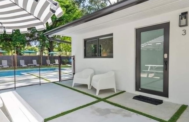 Sleek Modern Miami Getaway With Pool Oasis - Photo 16