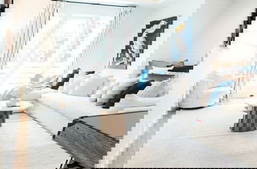 Foto 18 - Oceans of Time by Avantstay TV Game Room 2 Pools Walk to Beach New Build