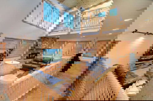Foto 6 - Starlight Retreat by Avantstay Gorgeous Log Style Home w Incredible Views