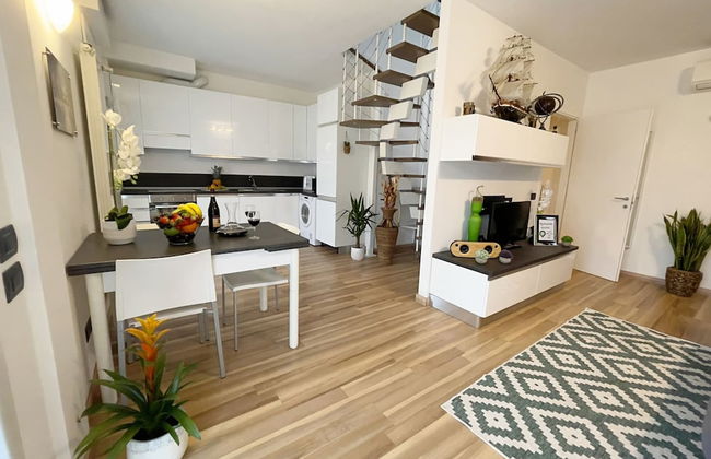 Chic Apt Near Piazza Duomo, Milan - Foto 1