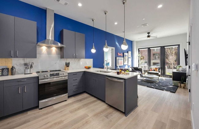 2 Modern Apartments in Heart of Midtown, Walkable Location Patio, Pool & Gym - Photo 28