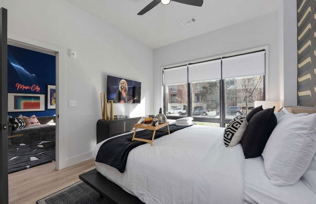 2 Modern Apartments in Heart of Midtown, Walkable Location Patio, Pool & Gym - Photo 29