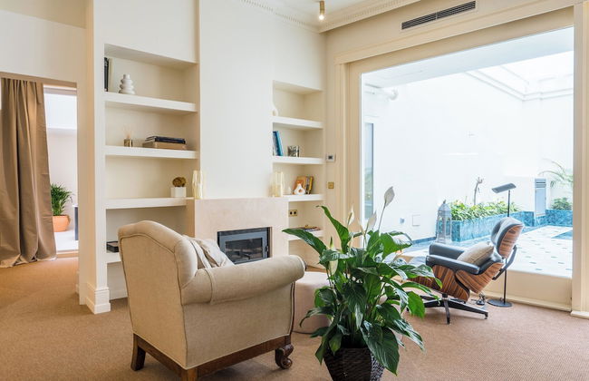 Luxurious Apartment with Patio and Pool - Foto 14