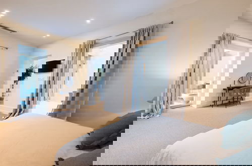 Foto 4 - Luxurious Apartment with Patio and Pool