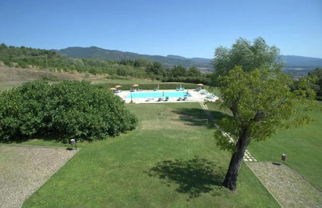 Farmhouse in Tuscany With Pool & Valley Views - Photo 15