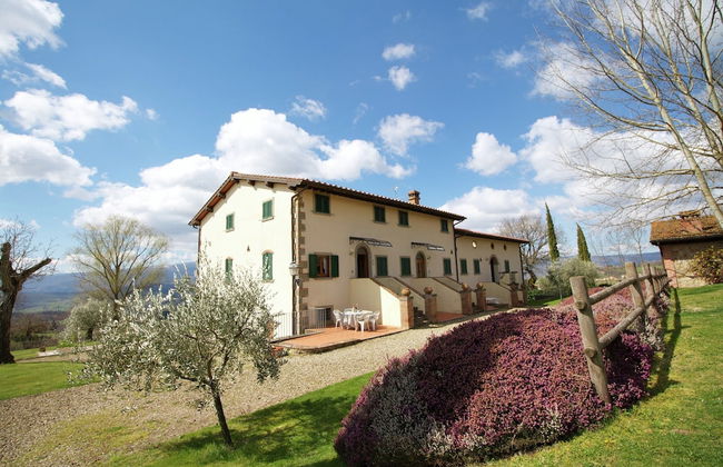 Farmhouse in Tuscany With Pool and Valley Views - Photo 31