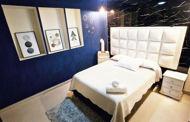 12 PROMO $ 11 Bedrooms with bathrooms Aprtmnt + 2 Jacuzzis and a rooftop pool. @Poblado - Foto $