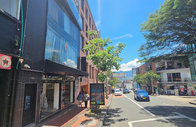 23 PROMO $ 11 Bedrooms with bathrooms Aprtmnt + 2 Jacuzzis and a rooftop pool. @Poblado - Foto $