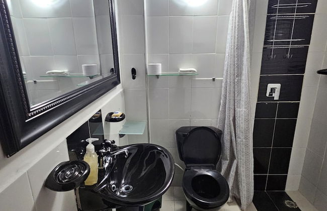 44 PROMO $ 11 Bedrooms with bathrooms Aprtmnt + 2 Jacuzzis and a rooftop pool. @Poblado - Foto $