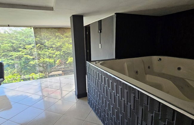 63 PROMO $ 11 Bedrooms with bathrooms Aprtmnt + 2 Jacuzzis and a rooftop pool. @Poblado - Foto $